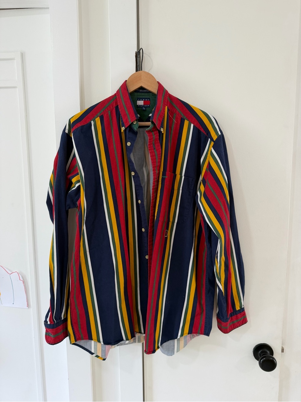 Tommy Hilfiger Men’s Colorful Striped Button up Medium